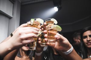 كيفية التخلص من الكحول في الجسم 